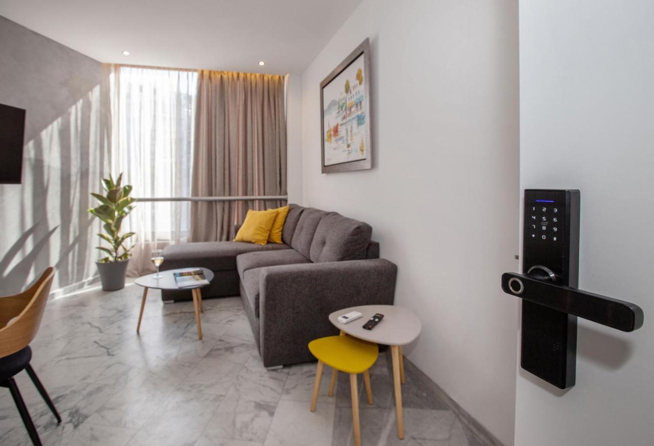 Iconic Athens Suites Bagian luar foto