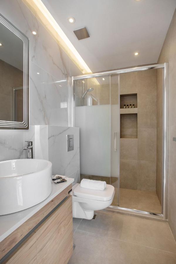 Iconic Athens Suites Bagian luar foto